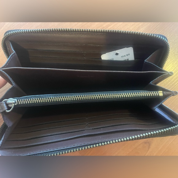 Coach Wallet - Picture 5 of 10